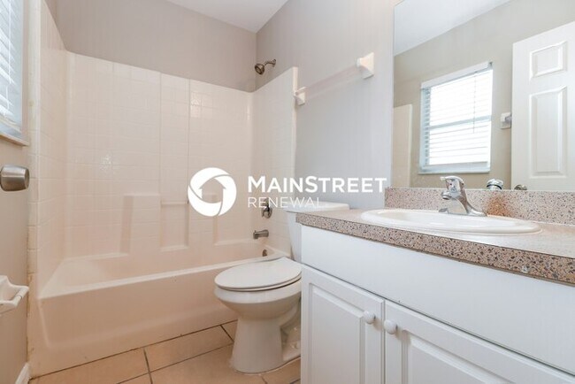 Building Photo - 3 Bedroom Pet-Friendly Home in Fort Myers, FL with Main Street Renewal