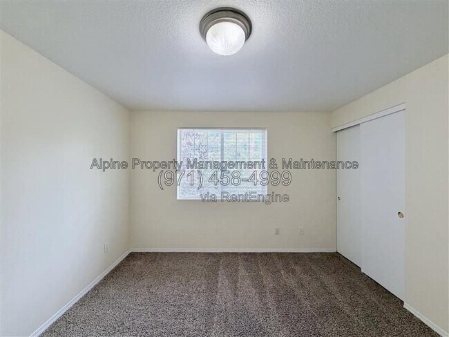 Building Photo - 8314 SE Yamhill St