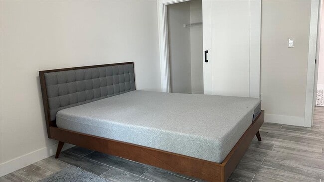 Building Photo - 1120 E Kennedy Blvd