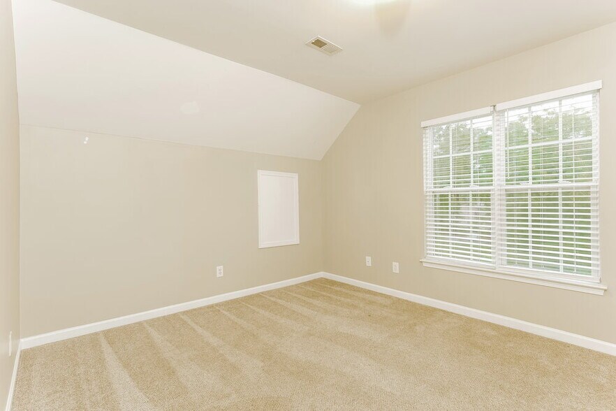 Building Photo - 1650 Sandersted Village Cir