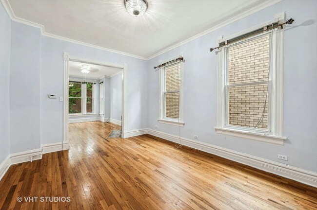 Building Photo - 2103 W Cuyler Ave