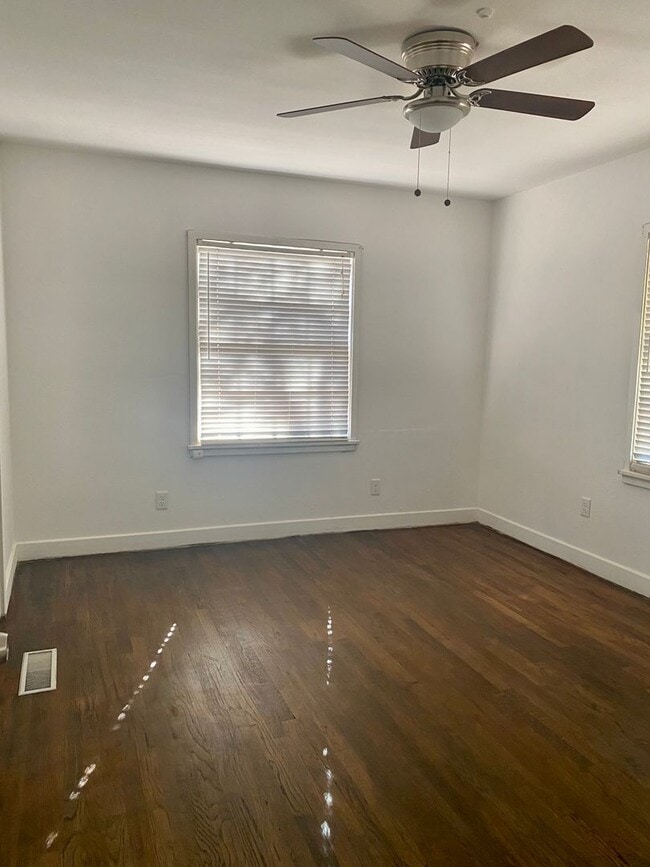 Building Photo - 2603 26th St