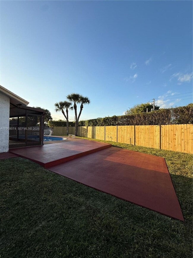 Building Photo - 19253 Carolina Cir