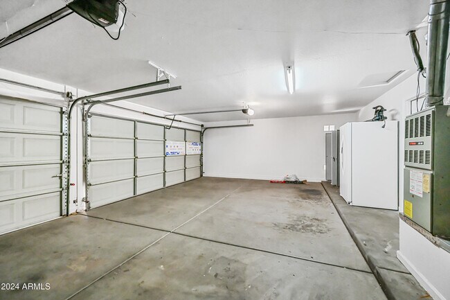 Building Photo - 4436 E Mountain Sage Dr