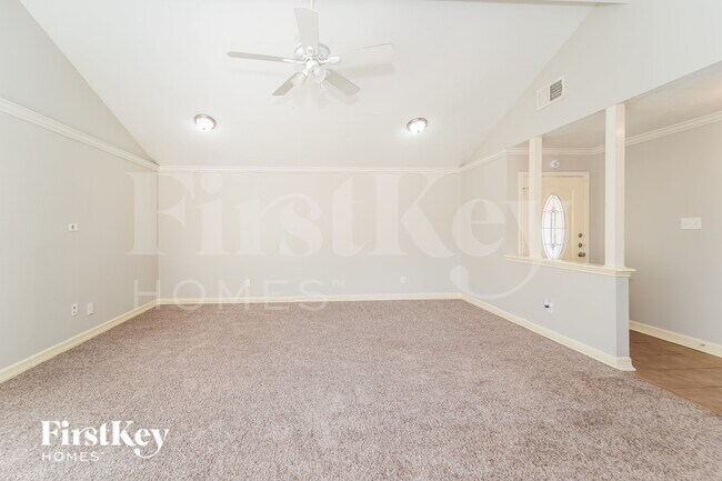 Building Photo - 6615 Navidad Rd