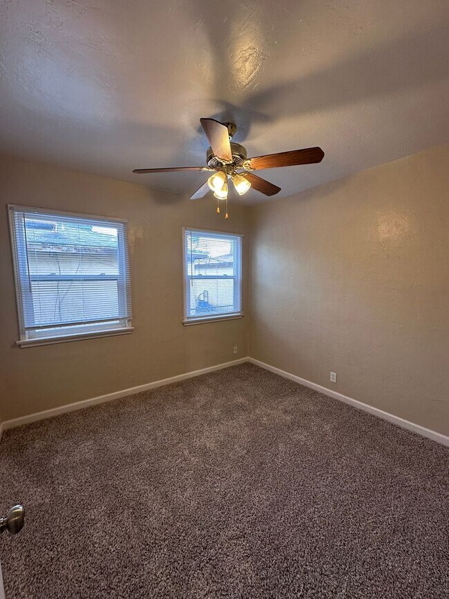 Building Photo - 2114 Brundage Ln