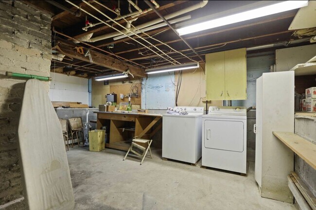 Building Photo - 1707 Congress Ave