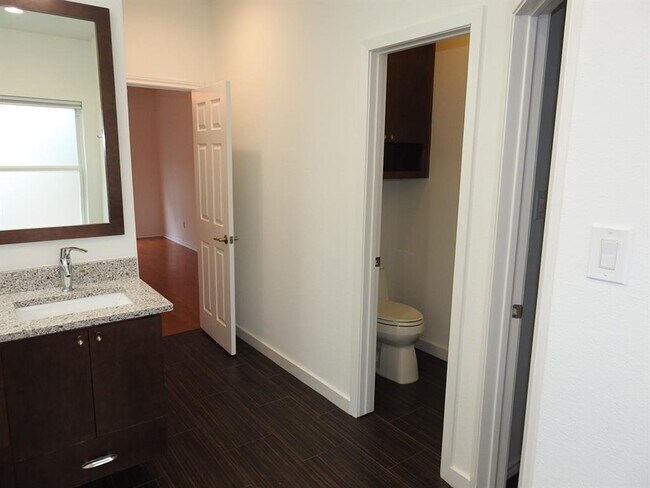 Building Photo - 11207 Crossland Dr