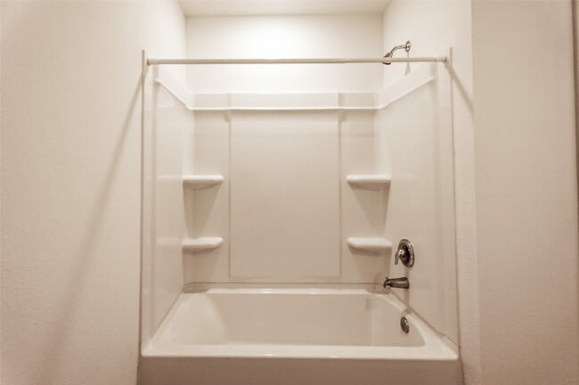 Building Photo - 26707 Feather Reed Dr