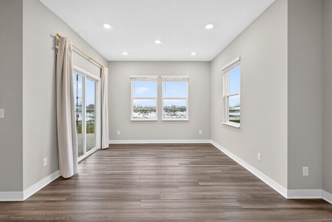 Building Photo - Welcome to this stunning 4-bedroom, 2.5-bathroom home located in the desirable Westfield, IN.