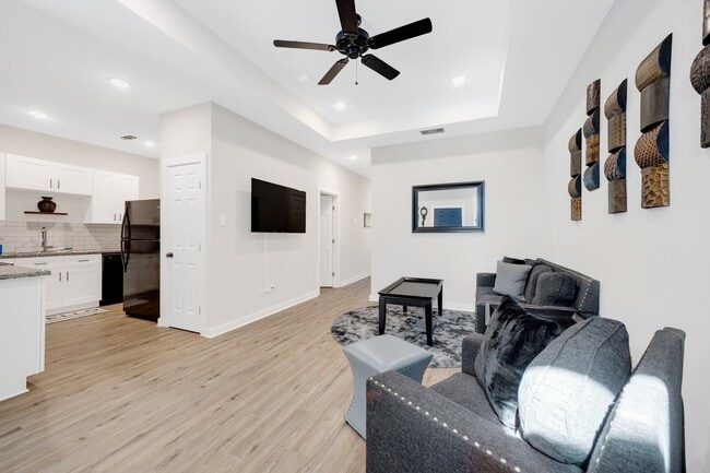 Building Photo - 10317 Lake Rd