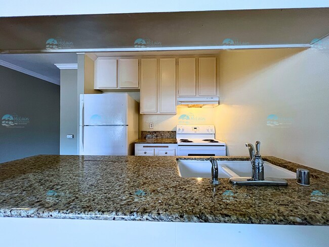 Building Photo - 1 Bedroom Just Minutes to Beach in Oceanside West of the 5!