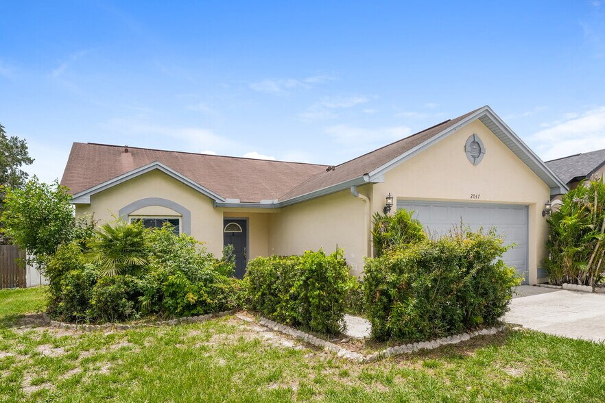 Building Photo - 2047 Sarah Louise Dr