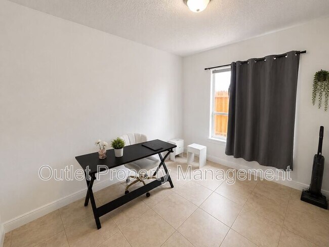 Building Photo - 2342 Pear Tree Ct