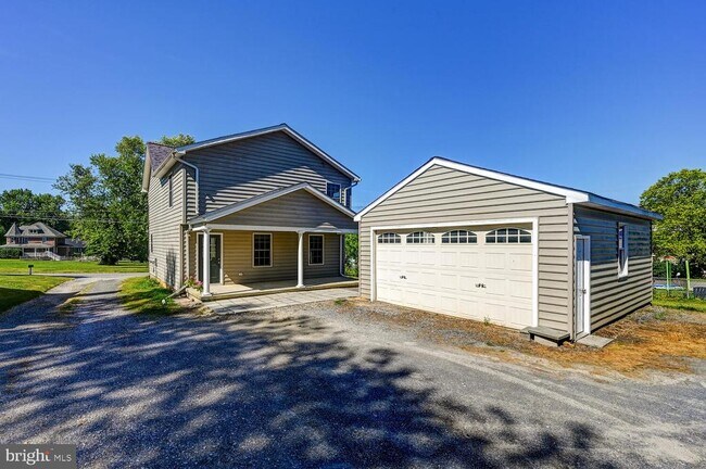 Building Photo - 5404 Arcadia Ave