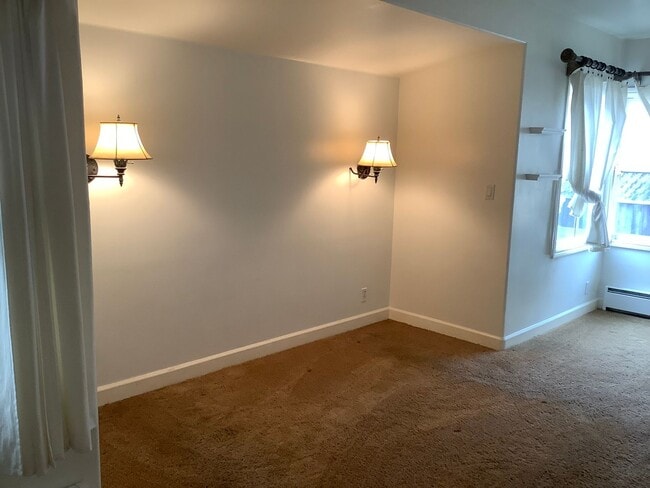 Building Photo - Excellent Location In Sebastopol. Across the street from Handline and Beekind. Commercial Busines...