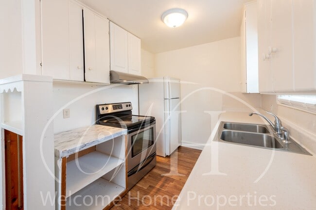 Building Photo - 1432 Bonsella St