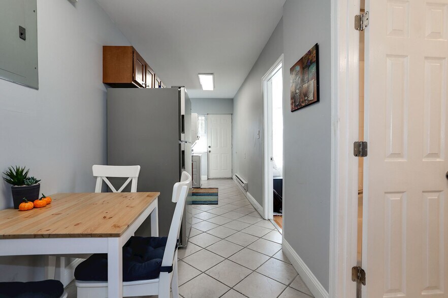 Galley kitchen - 1719 H St NE
