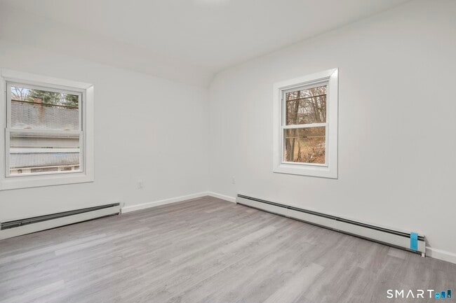 Building Photo - 93 Sunnyside Ave