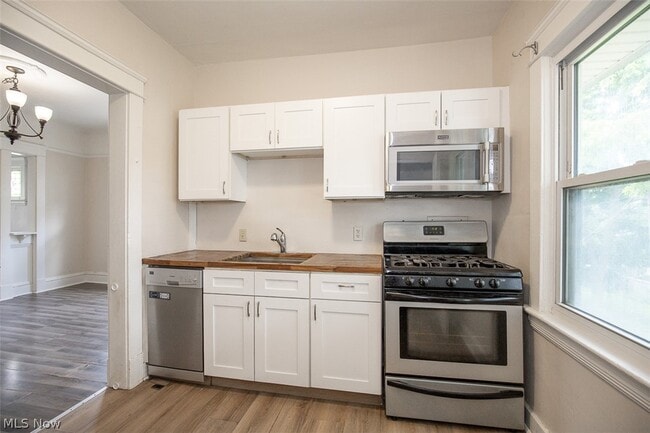 Building Photo - 1545 Coutant Ave