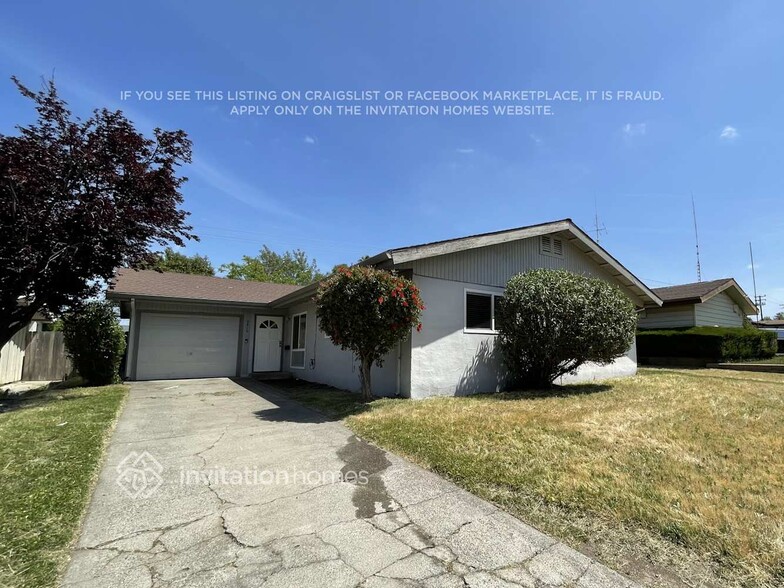 Primary Photo - 6416 La Cienega Dr