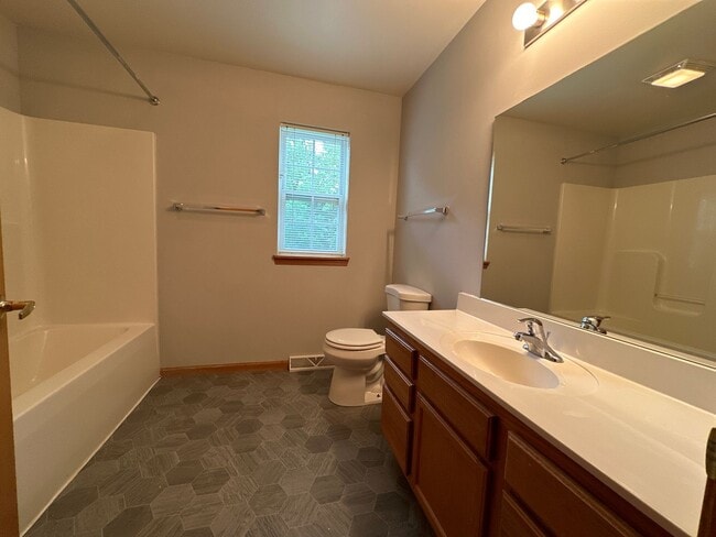 Building Photo - 4221 Owl Creek Dr