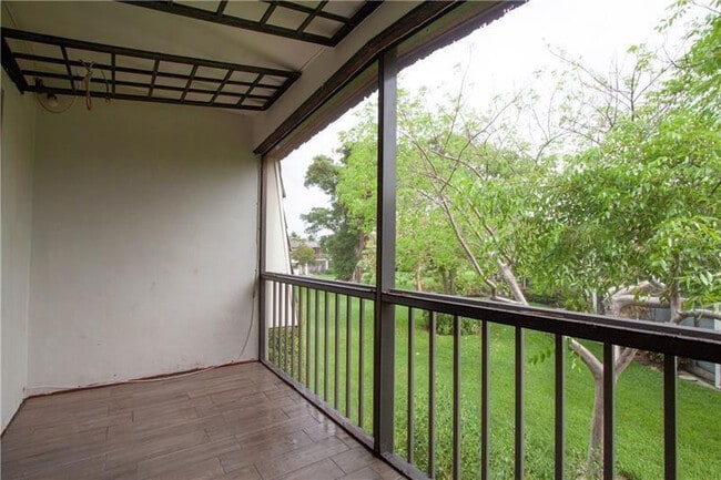 Building Photo - 3123 Oakland Shores Dr