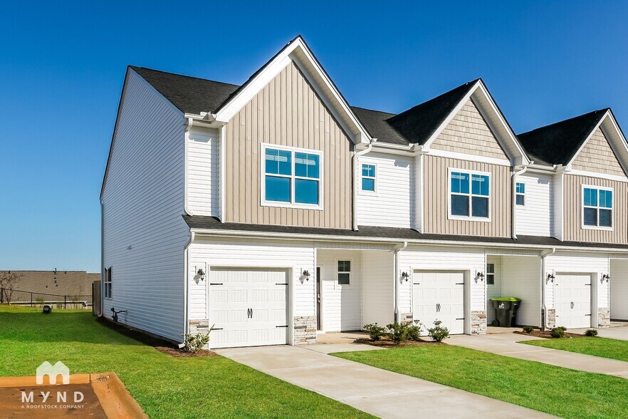 Building Photo - 10 Apricot Ln