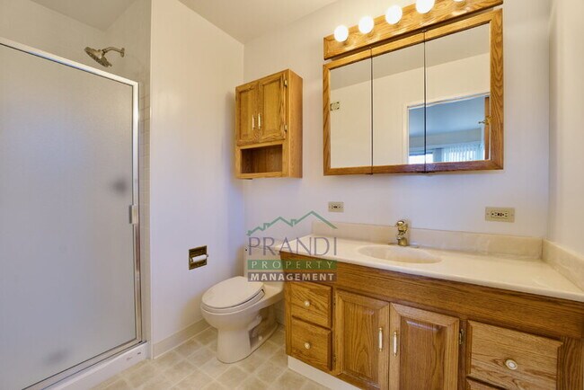 Building Photo - 868 Las Pavadas Ave