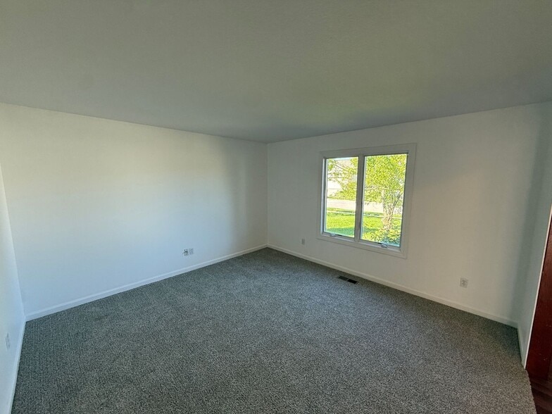 Building Photo - 611 River Rock Pass