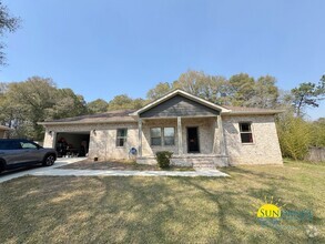 Building Photo - Charming 3-Bedroom Home in Normandy Terrac...