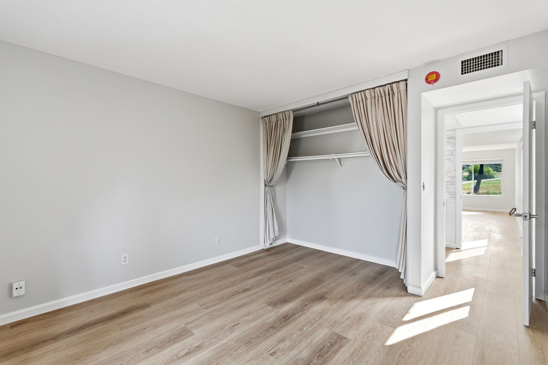 Building Photo - 27735 Mountain Meadow Rd