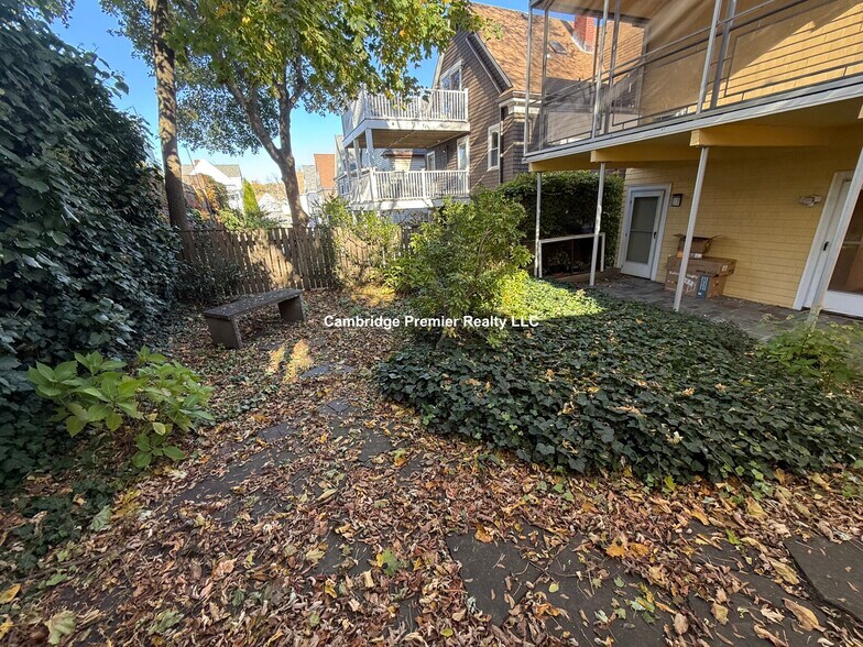 Building Photo - 10 Packard Ave