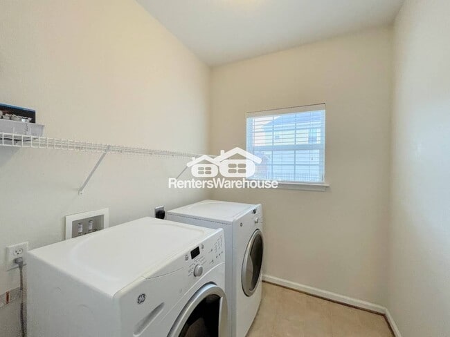 Building Photo - 6019 Mainsail Ln