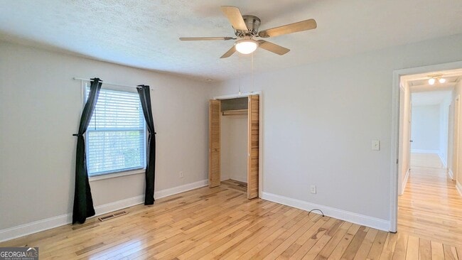 Building Photo - 2510 Cove Rd