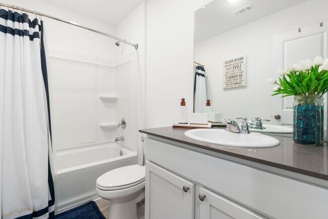 Building Photo - Charming 3BR House in San Antonio