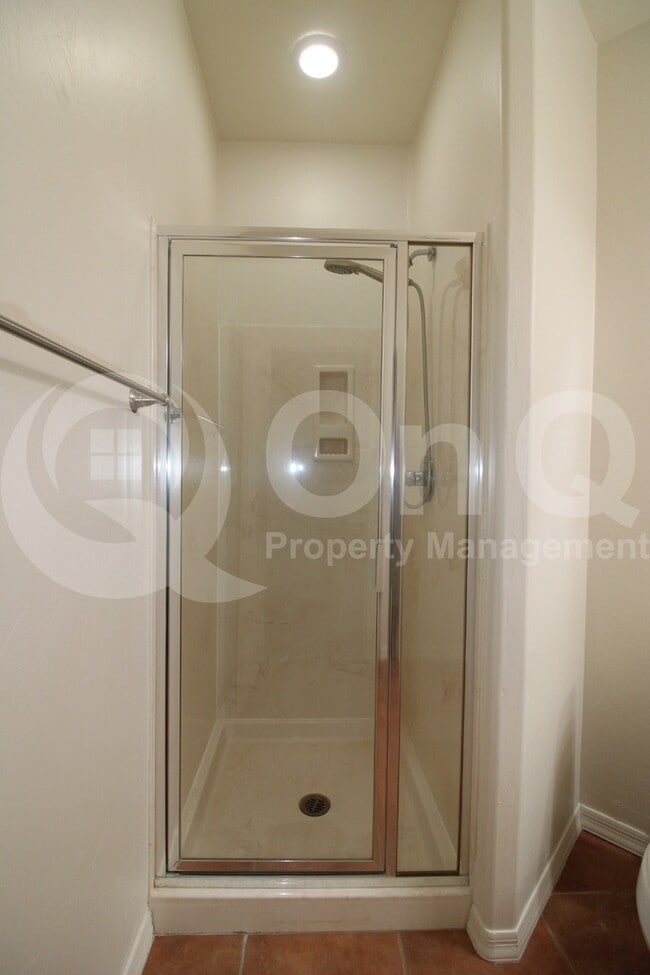 Building Photo - 779 W Calle La Bolita