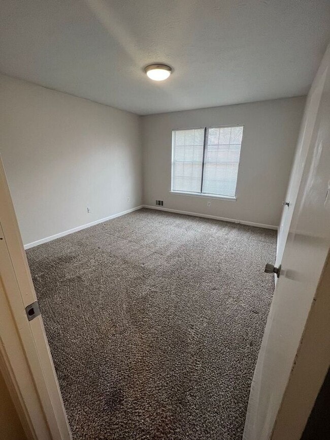 Building Photo - NOW READY!!! 2 bedroom 1 bath in SNELLVILLE!