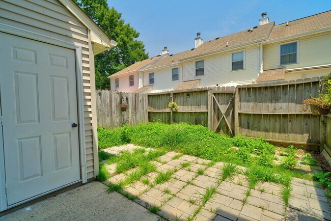 Building Photo - 119 Kingsbridge Ln