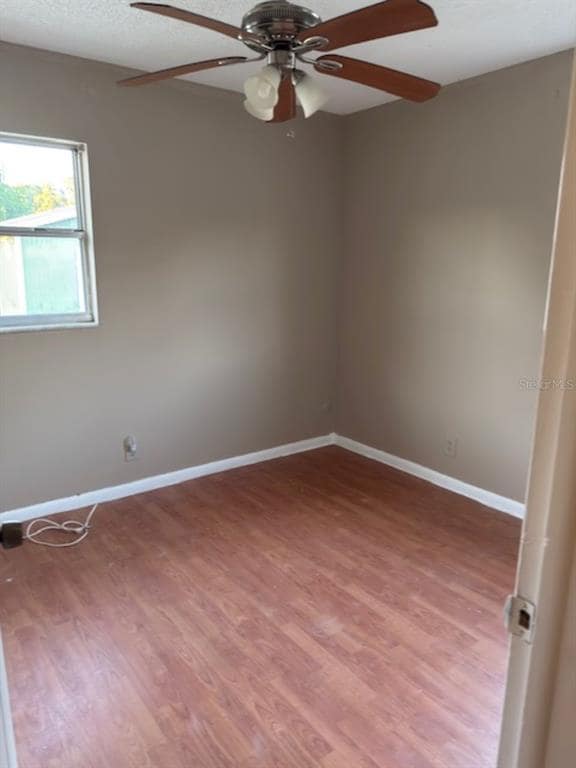 Building Photo - 4409 W Varn Ave