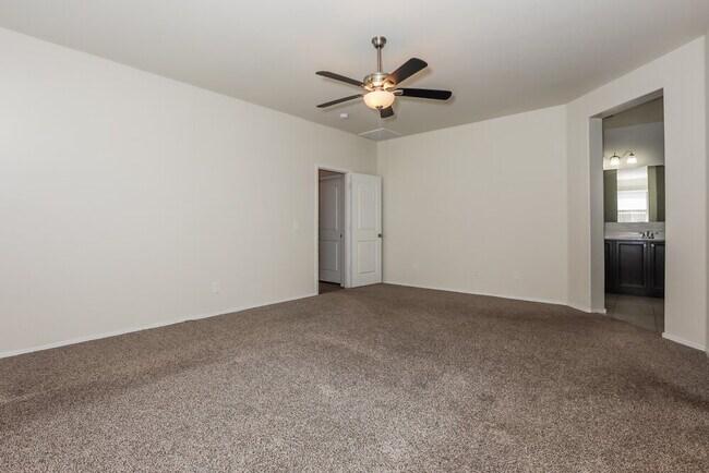 Building Photo - 4621 E Fire Opal Ln