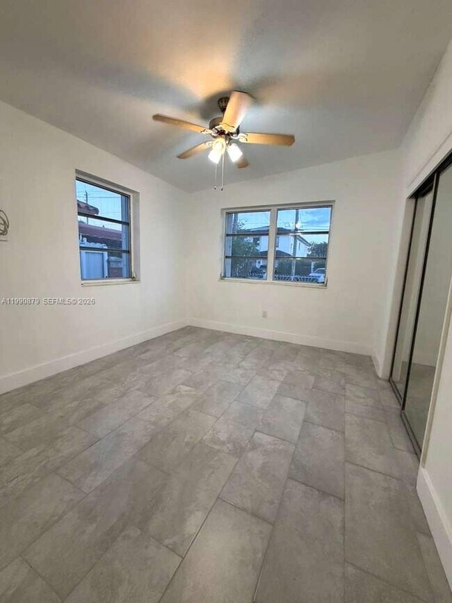 Building Photo - 6339 SW 32nd St