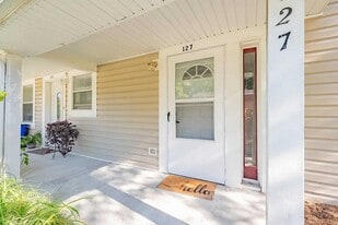 Building Photo - 127 Lucas Dr