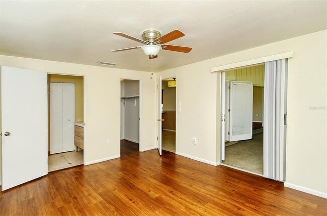 Building Photo - 3137 Lockwood Terrace