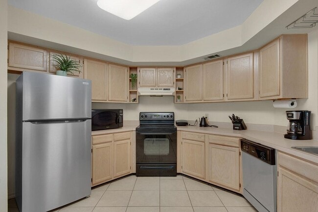 Building Photo - 407 Parkwood Pl