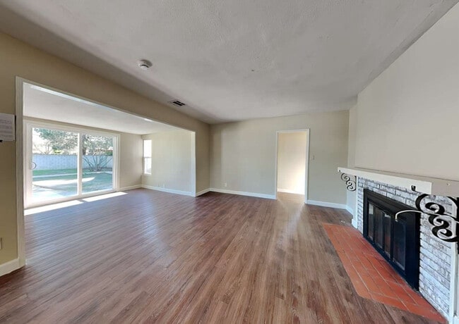 Building Photo - 6953 Donna Ave