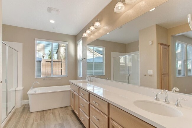 Building Photo - Beautiful Single Story Home in Rancho Cordova