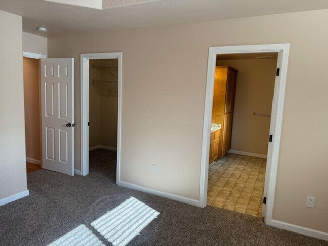 Building Photo - SINGLE LEVEL HOME IN CP/ ON QUIET CULDESAC