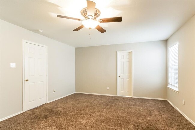 Building Photo - 7811 Cedar View St