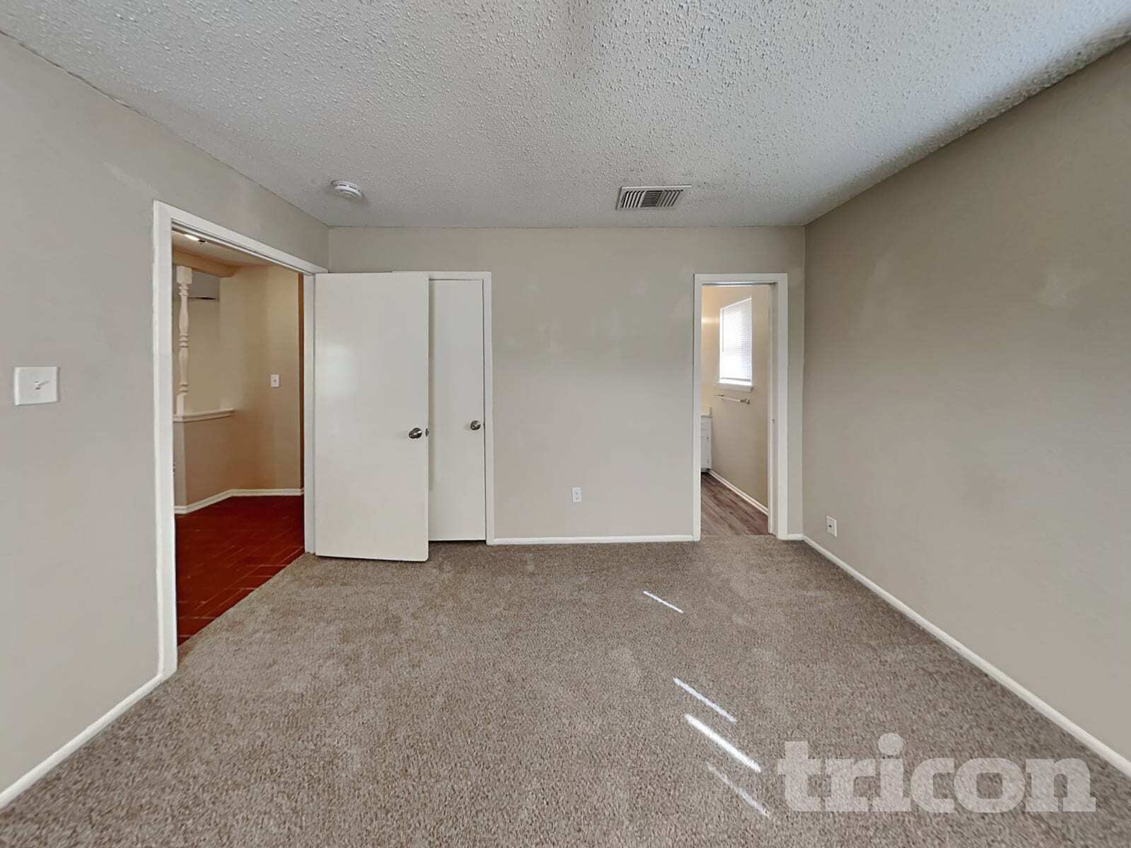 Building Photo - 13622 Oak Breeze